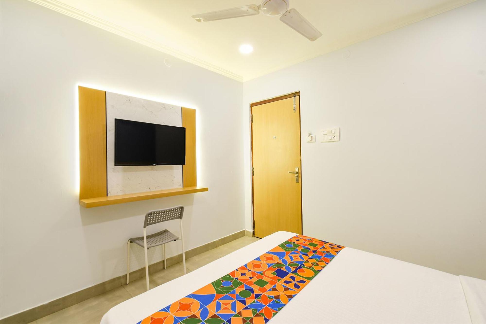 Fabhotel The Cinco Primera - Nr Kbr Park, Banjara Hills Hyderabad Exterior photo