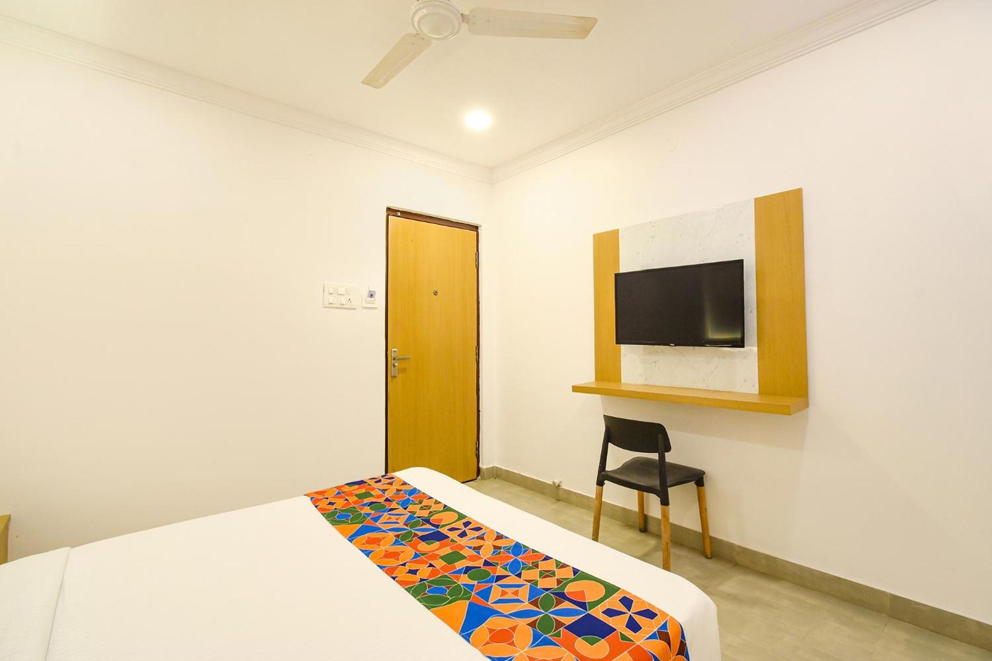 Fabhotel The Cinco Primera - Nr Kbr Park, Banjara Hills Hyderabad Exterior photo