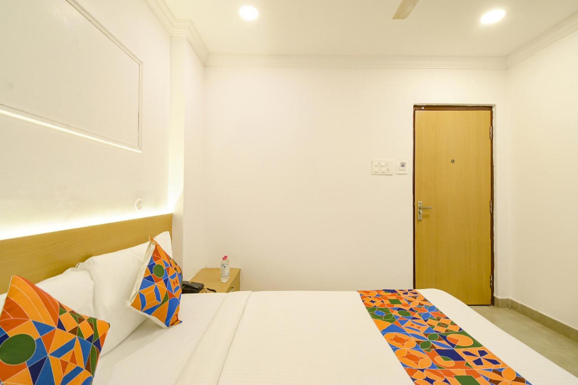 Fabhotel The Cinco Primera - Nr Kbr Park, Banjara Hills Hyderabad Exterior photo
